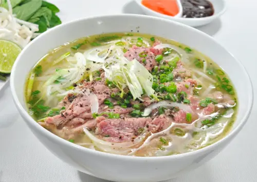 Cơm tấm sườn – chả – ốp la